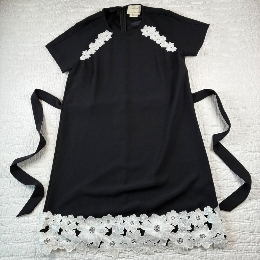 Kate Spade Black Floral Lace Hem Shift Dress 4 Cocktail LBD Classic Preppy Chic